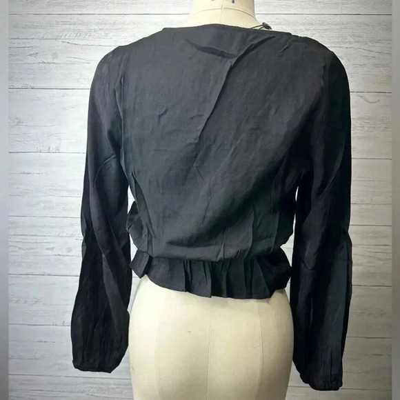 🍀 MINKPINK NWT HARPER TWIST BLOUSE SIZE XL - Picture 2 of 6